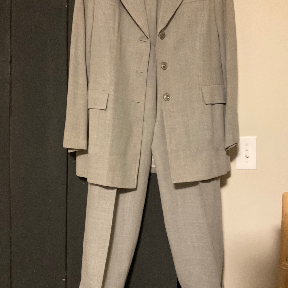 D’oraz pantsuit in size 8